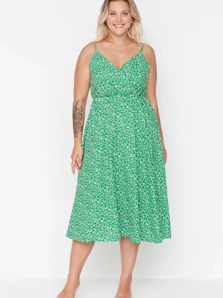 Sukienka Trendyol dwurzędowa zielona
