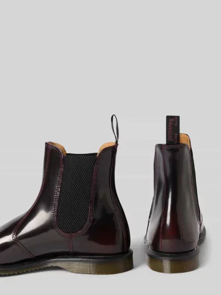 Buty chelsea z profilowaną gumową podeszwą model Flora' Dr. Martens