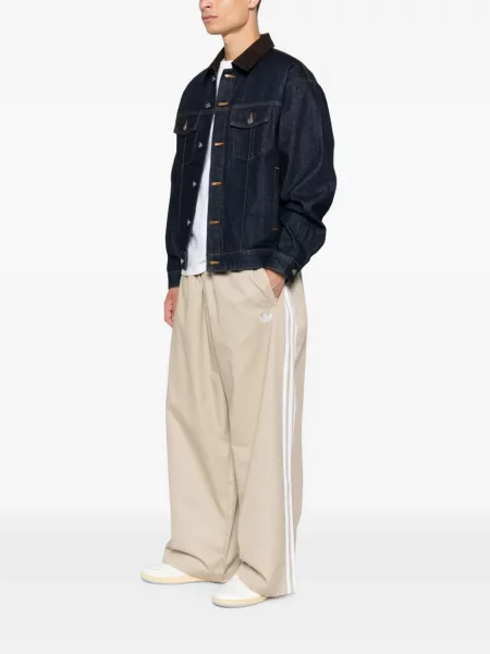 Pantaloni Adidas cu broderie cu dungi din piele de căprioară maro