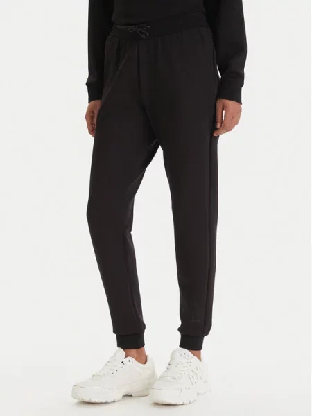 Armani Exchange Spodnie dresowe czarny
