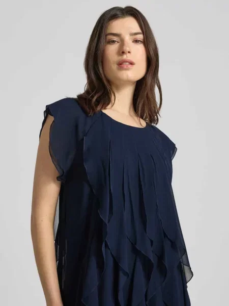 Sukienka mini w kroju relaxed fit z obszyciem falbanami na całej powierzchni Vera Mont granatowa