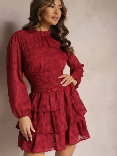 Rochie de dantelă cambrată cu volane Odrasja roșie