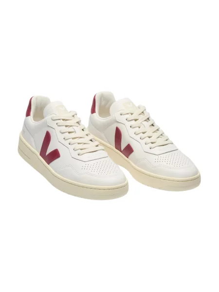 Sneakersy Veja zamszowe białe