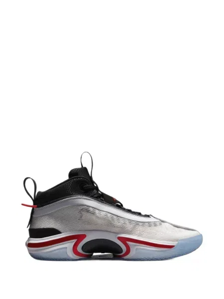 Sneakerși Jordan alb