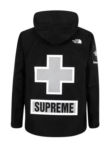 Striukė Supreme juoda