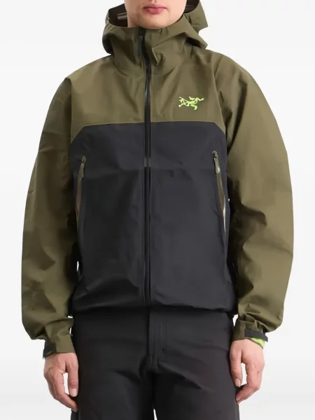 Geacă Arc'teryx cu glugă verde