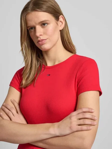 T-shirt o kroju slim fit z mieszanki bawełny Tommy Jeans czerwona