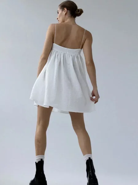 Muuv. Muuv rochie evazată din cu MEO alb