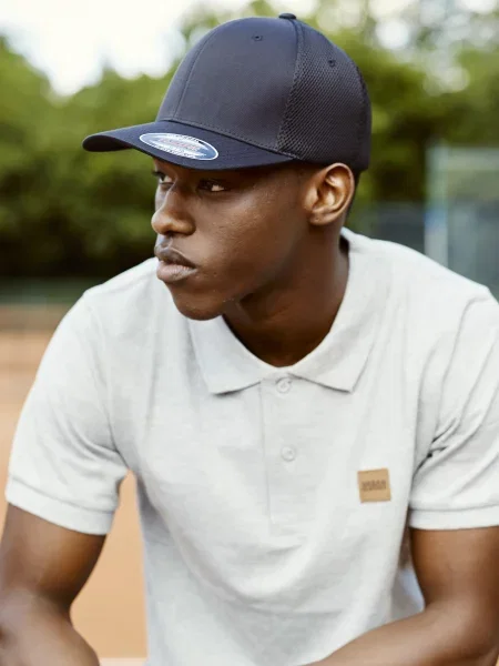 Kapa Flexfit z mrežo siva