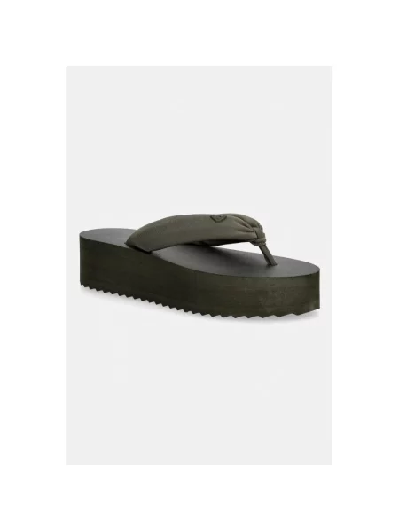 Klapki Emporio Armani na koturnie zielone