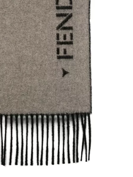 Fular Fendi cu franjuri