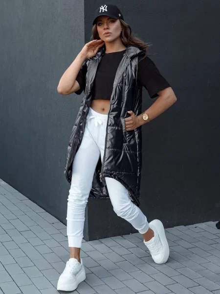 Telovnik Dstreet s kapuco črna