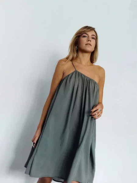 Muuv. Muuv rochie evazată din vâscoză AISE verde