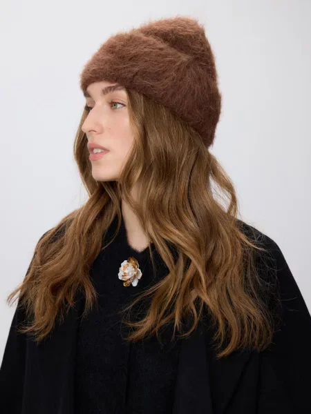 Reserved Шапка-біні з високим вмістом вовни альпаки карміновий 