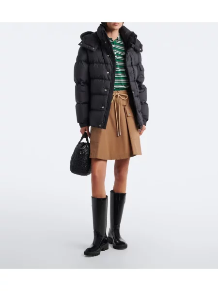 Geacă cu puf Moncler cu glugă negru