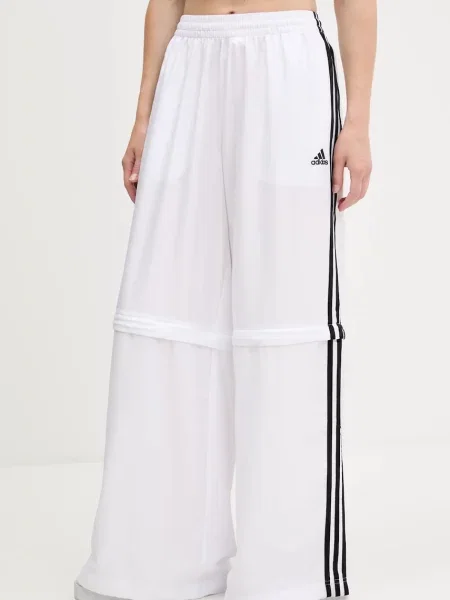Спортивні штани adidas Originals Oversized Trackpants з аплікацією білий
