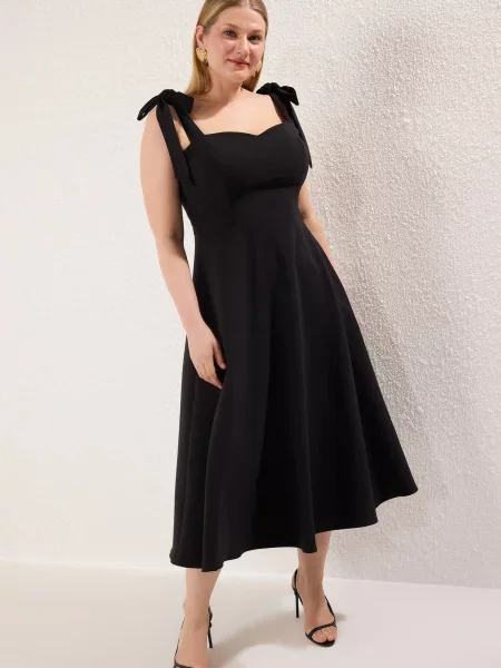 Trendyol Curve Haljina crna