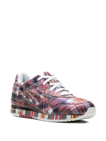 Sneakerși Asics în carouri roșu