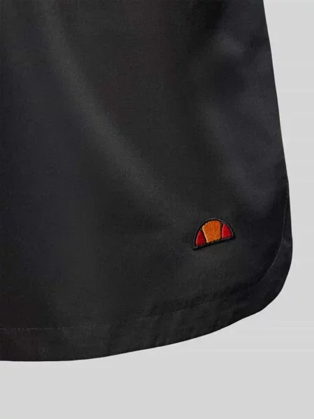 Szorty o kroju relaxed fit z naszywką z logo model ‘EAMES’ Ellesse czarne