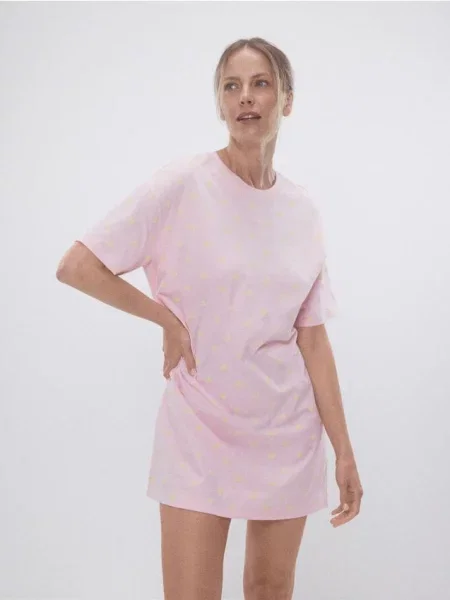 Reserved Cămașă de noapte cu model cu inimi roz-pastel roz