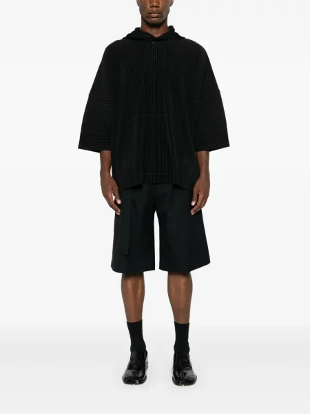 Marškinėliai Homme Plissé Issey Miyake su gobtuvu juoda