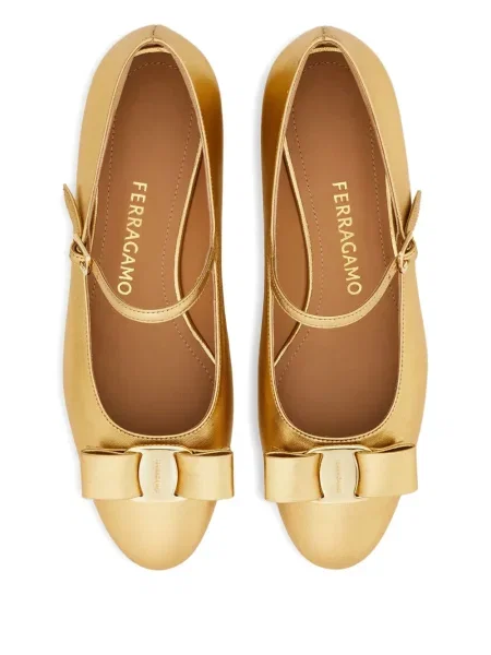 Pantofi cu toc Ferragamo cu funde auriu