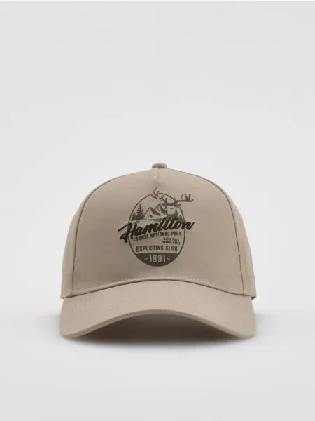 Кепка Reserved с вышивкой бежевая