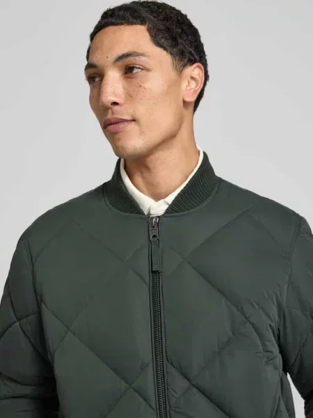 Kurtka pikowana o kroju regular fit ze stójką Superdry
