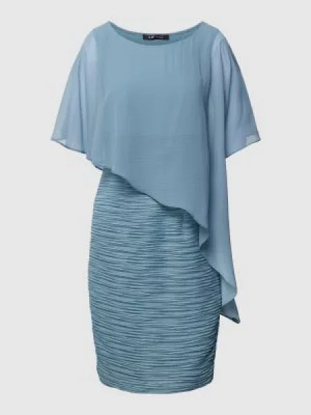 Sukienka koktajlowa z asymetryczną peleryną Swing błękitna