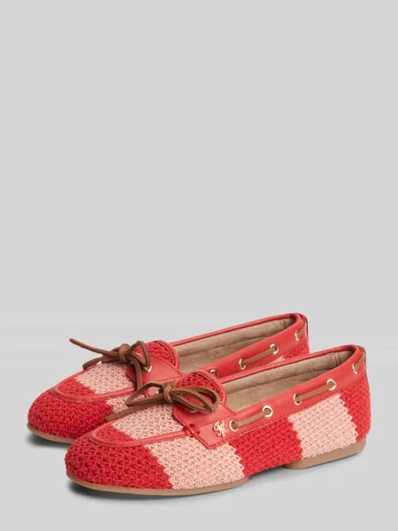 Loafersy o fakturze z kokardą Tommy Hilfiger czerwone