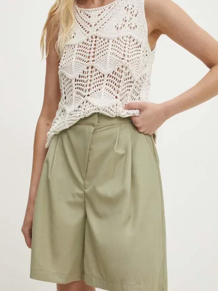 Къс панталон Answear Lab с изчистен дизайн с висока талия зелено