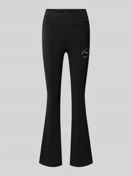 Spodnie rozszerzane o kroju slim fit z detalem z logo Puma czarne