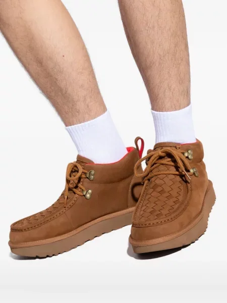 Боти Ugg с връзки с дантела кафяво