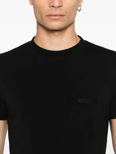 Къс тениска Vetements с кръгло деколте черно