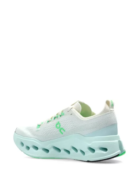 Sneakerși On alb