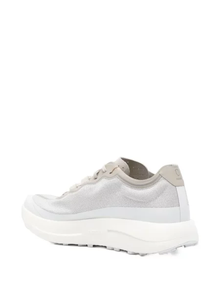 Sneakerși Norda cu șireturi din dantelă