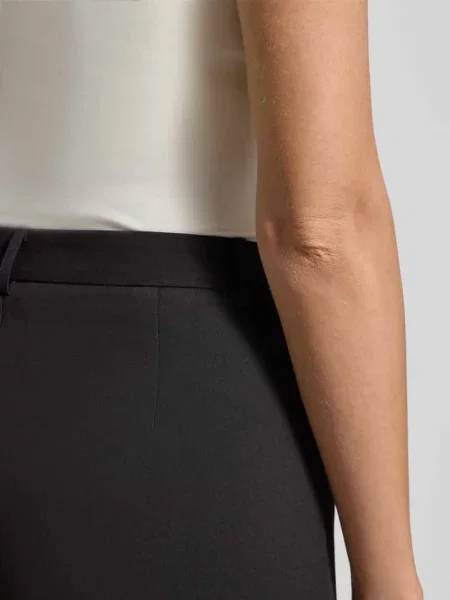 Spodnie z zakładkami w pasie o kroju straight fit z dodatkiem model ‘TEXAS’ Vero Moda czarne