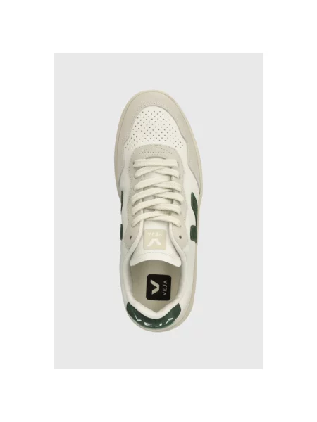 Sneakersy Veja zamszowe białe