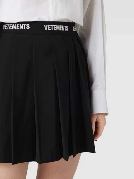 Spódnica mini z wyhaftowanym logo Vetements czarna
