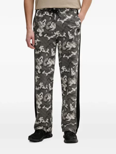 Pantaloni Guess cu imagine cu model camuflaj alergare gri