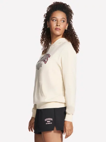 Худи Skechers в уличном стиле