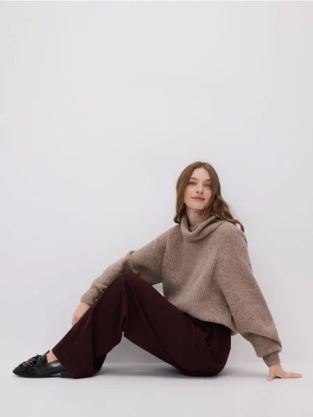 Reserved Штани з ременем бордовий