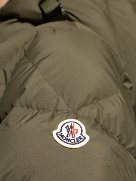 Geacă cu puf Moncler cu glugă verde