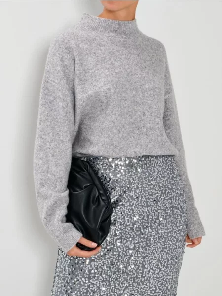 Светр з довгими рукавами сірий