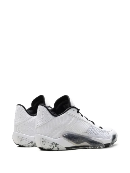 Sneakerși Jordan alb