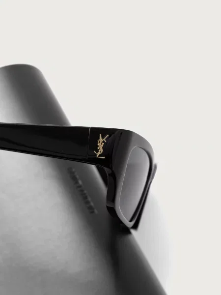 Солнцезащитные очки Saint Laurent