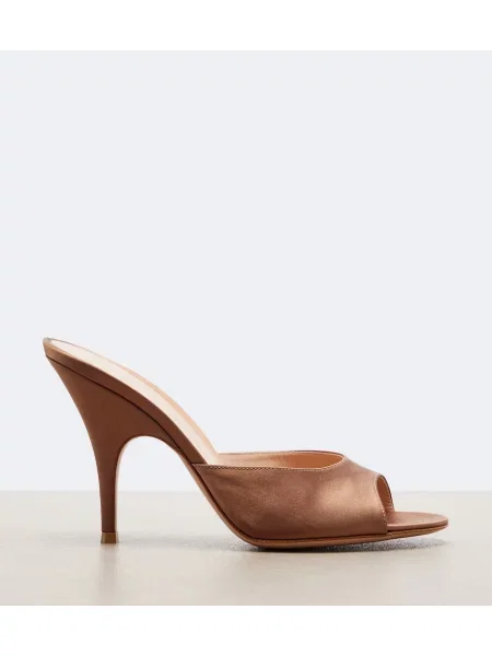 Papuci tip mules Gianvito Rossi din satin bej