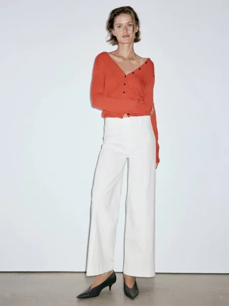 Jeansy wide leg z wysokim stanem i przeszyciami Kobieta 50 MANGO biały
