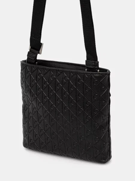 Táska Calvin Klein Emblem Aop Emboss Flatpack Black Universal fekete