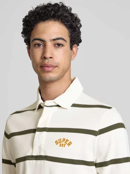 Koszulka polo o kroju regular fit z wyhaftowanym logo Superdry biała